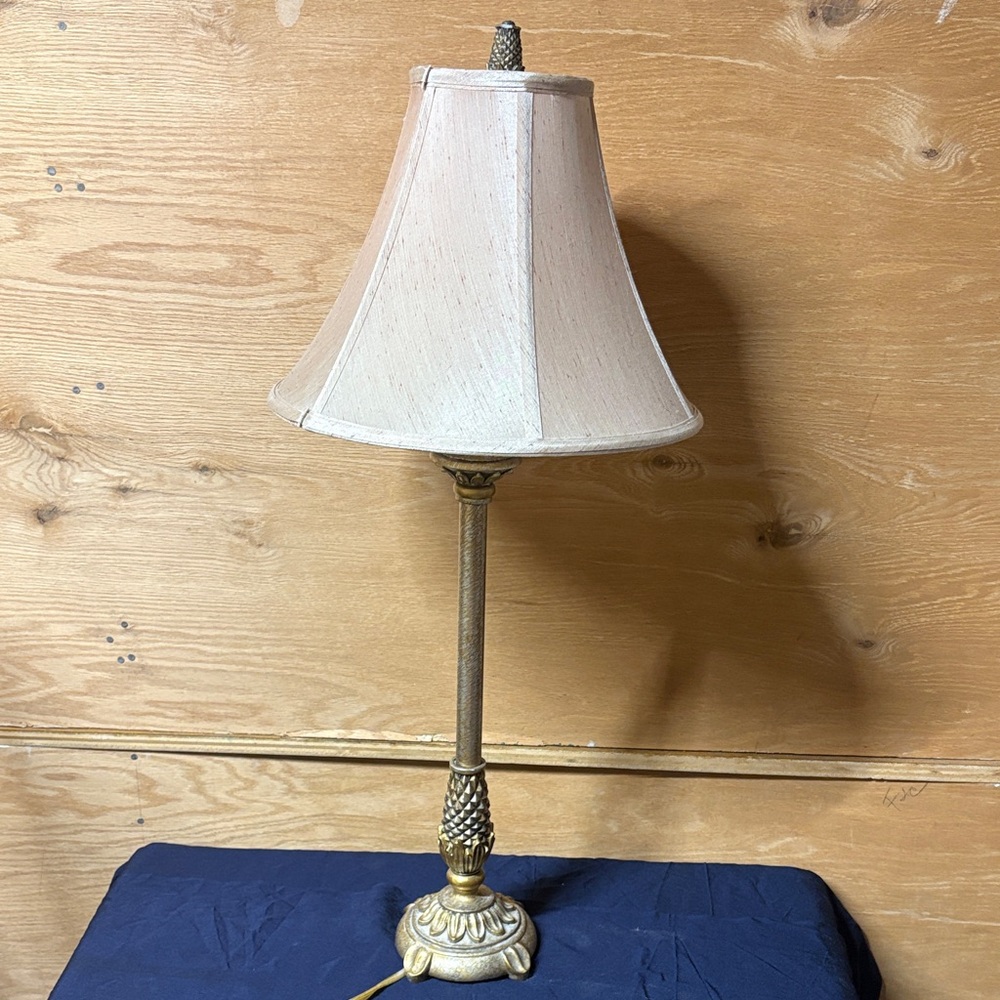 Elegant Gold Pineapple Table Lamp